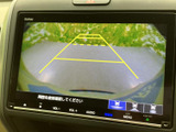 バックモニターで、狭い場所でも安全に駐車できます。後方の状況をしっかりと確認し、安心の運転をサポートします。