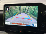 【バックカメラ】駐車時に後方がリアルタイム映像で確認できます。大型商業施設や立体駐車場での駐車時や、夜間のバック時に大活躍!運転スキルに関わらず、今や必須となった装備のひとつです!