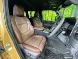 運転席シート廻りは使用感も少なく、良好な状態となっています。丁寧に使われていたことがよくわかりますね。
