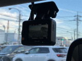 今では必需品となったドライブレコーダーも付いてます★COMTEC ZDR043