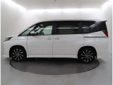 車両本体価格の中に整備料金は入っています。点検・整備後の納車ですので安心してお選び下さい。自社工場完備!経験豊かな整備士が対応いたします。