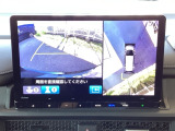 マルチビューカメラが周囲をしっかり映してくれるから、駐車が苦手でも安心。見えにくい場所もひと目でわかり、落ち着いて操作できます。