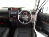 視界良好、操作しやすい運転席です。
