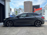 サービスにはドイツ本国と同様に教育と訓練を受け、BMWを知り尽くした「マイスターメカニック」が数多く在籍しております。納車前点検整備で、お客様に安心と安全をお届けいたします。