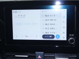 【ディスプレイオーディオ】スマートフォンとの連携で、いつものアプリや音楽を大画面で快適に楽しめます!ナビアプリの利用やハンズフリー通話にも対応し、ドライブをもっと便利で楽しい時間にしてくれます♪