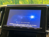 【大画面ナビ】人気の大型9インチナビを装備。存在感のある大画面はインパクト大!ナビ利用時のマップ表示は見やすく、テレビやDVDは臨場感がアップ!いつものドライブがグッと楽しくなります♪