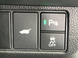 【パワーバックドア】スマートキーや運転席のボタンを押すだけでリアゲートが自動で開閉します!荷物を持っている時や、高い位置にあるバックドアを閉める際に便利な機能です♪