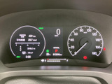 視認性の高いメーター類が、運転に必要な情報をわかりやすく伝えます。運転席を洗練された空間に演出します。