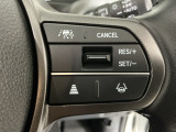 【アダプティブ・クルーズ・コントロール】予め設定した車速内でクルマが自動的に加減速。 前走車との適切な車間距離を維持しながら追従走行し、高速道路でのドライバーの疲労を軽減してくれる嬉しい機能付♪