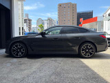 BMWを熟知したメカニックによる、360度の納車前点検。ドイツ本国と同様の教育・訓練を受けたメカニックが徹底的に点検、整備した後にお客様にお引渡しします。