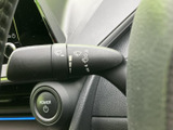 雨天時でもクリアな視界を確保できるワイパーレバー。操作も簡単で、安全な運転をサポートします。