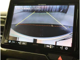 バックモニター付なので後退時に後方が見えるので安心。 車は構造上、死角がたくさんなので万が一を考えると必須ですね。 あくまで補助の為の装備、バックは目視で確認する事が重要ですよ。