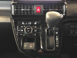 温度を設定すれば、自動で車内の温度管理をしてくれる優れものです♪ATミッションで運転楽々