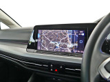 10インチ大型タッチスクリーンを採用したナビはVW通信機能WECONNECTと連動して スマートフォンの画面え表示することが可能です。