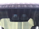 安全装備(現行)スマートアシスト付です。毎日の運転で感じる不安や緊張を減らしヒヤッとするシーンの回避をサポートします。みんなに安全・安心を。
