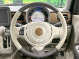 【純正革巻きステアリング】上質な革を使用することで、手にしっかり馴染みとても運転しやすいハンドルです♪
