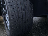 タイヤサイズは205/55R17になります。