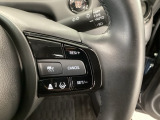 【アダプティブ・クルーズ・コントロール】予め設定した車速内でクルマが自動的に加減速。 前走車との適切な車間距離を維持しながら追従走行し、高速道路でのドライバーの疲労を軽減してくれる嬉しい機能付♪