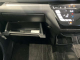 収納スペースもたくさん有ります☆車検証や小物類などすっきり収納♪
