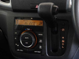 車内を快適に、オートエアコンを装備しています。