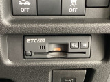 ETC2.0が標準装備です。高速道路の渋滞情報や静止画像提供などをナビとリンクして画面でお知らせします。また、高速道路の一時退出対象インターでは料金据え置きで一時退出もできます
