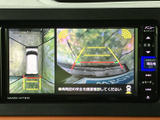 安全運転をサポートする機能が充実。周囲の状況を分かりやすく表示し、運転者の負担を軽減します。安心のドライブを。
