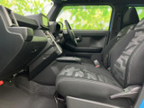 運転席からの視界は広く、周囲の状況を把握しやすいです。ステアリング操作もスムーズに行えます。