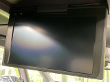 【フリップダウンモニター】大画面モニターで後席でもエンタメをお楽しみいただけます。小さなお子様にも大人気の装備です♪