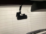 後方にもドライブレコーダーのカメラが付いています。前後両方でお車の周りを監視・記録いたします。