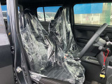 運転席は足元広々です。リラックスして運転できますね。