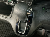 オートマチックシフトレバーは、手になじみ操作しやすい形状で安全運転にもつながります♪