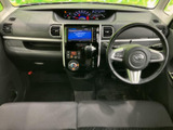運転席からの視界は広く、運転操作もスムーズ。快適な運転環境で、毎日の移動が楽しくなります。