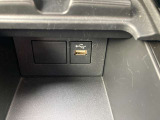 USBが装備されているのでスマートフォンなど充電が出来て便利です!