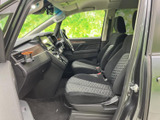 運転席からの視界は良好。操作性にも優れており、運転に集中できます。快適な運転環境が、毎日の移動をサポートします。