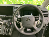 握りやすいステアリングは、運転操作をスムーズに。快適なドライビングをサポートします。