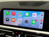【アップルカープレイ】iPhoneがBMW車両とワイヤレスで接続されます。Apple CarPlayでは、オーディオストリーミングやメッセージングアプリがディスプレイに表示されます。
