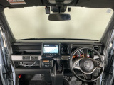 【前方視界】開放的な前方視界!運転がしやすく疲れにくいです♪窓が大きく、見通しがとっても良いおクルマですよ♪