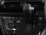 車内を快適に、オートエアコンを装備しています。