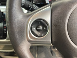 ステアリングにオーディオ操作スイッチが付いています。オーディオ画面に直接タッチしなくても操作が出来ますので、運転に集中できます。