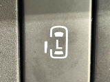 【パワースライドドア】スマートキーや運転席のスイッチでスライドドアの開閉が可能♪電動だから力を入れてドアを開ける必要が無く、小さいお子様でも、重い荷物を持っている時もラクに開け閉めできます♪