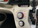 オートエアコンは温度を設定するだけで、自動で風量などを設定してくれます。運転しながら操作も必要ないので、安全性も向上します。