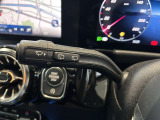 総在庫で600台ほどの取り扱いがございます。弊社デモカー使用の車両やメーカー使用の車両などもご紹介ができます。