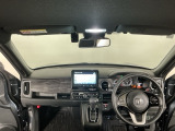 【前方視界】開放的な前方視界!運転がしやすく疲れにくいです♪窓が大きく、見通しがとっても良いおクルマですよ♪