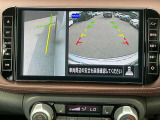 アラウンドビューモニターです。上空からお車の周りを見る感覚で表示されますので、車庫入れも安心です。