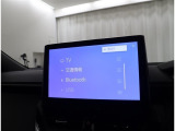 『Bluetooth機能付き』スマートフォンなどと連携させることで、普段携帯で聞いている音楽を車のスピーカーで聴きながら運転をしていただく事が可能です!