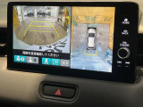 【マルチビューカメラシステム】専用のカメラにより、上から見下ろしたような視点で360度クルマの周囲を確認することができます☆死角部分も確認しやすく、狭い場所での切り返しや駐車もスムーズに行えます。