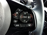 Hondaセンシングの機能のひとつ、アダプティブクルーズコントロール付!アクセルから足を離しても設定したスピードと前車との車間を保ち走行してくれます!車線維持もアシスト☆高速道路で疲労軽減ですね☆