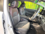 運転席シート廻りは使用感も少なく、良好な状態となっています。前オーナー様が丁寧に使っていたことがよくわかりますね。