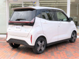 洗練されたスタイルで、LEDテールランプが良好な視認性を提供。広いリアゲートで荷物の積み下ろしが楽々。コンパクトながらも使い勝手の良い空間が特長で、日々の買い物からレジャーまで幅広いニーズに応えます。