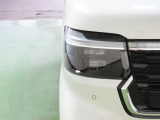 LEDヘッドライトは、点灯の瞬間から光量を発揮し、突然暗くなるトンネルなどでの安定感を高めます。